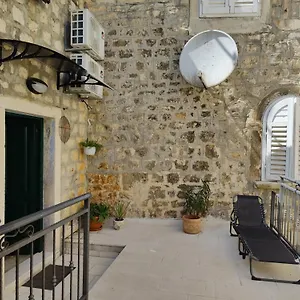 https://apartments-marin-trogir-21220.splithotels.org