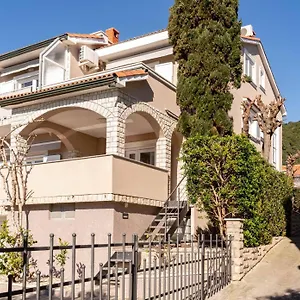 https://apartments-casa-barbara.primorje-gorskikotar.com