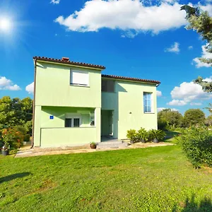 https://apartments-bernarda-1773.pula-hotels.org