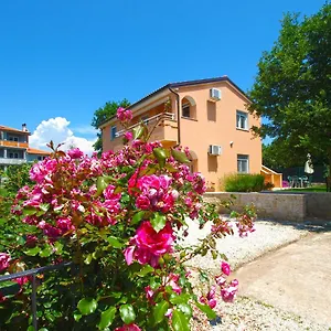 https://apartments-milovan-1774.pula-hotels.org
